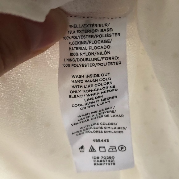 Ann Taylor blouse, long sleeve and creamy sheer - Picture 7 of 8